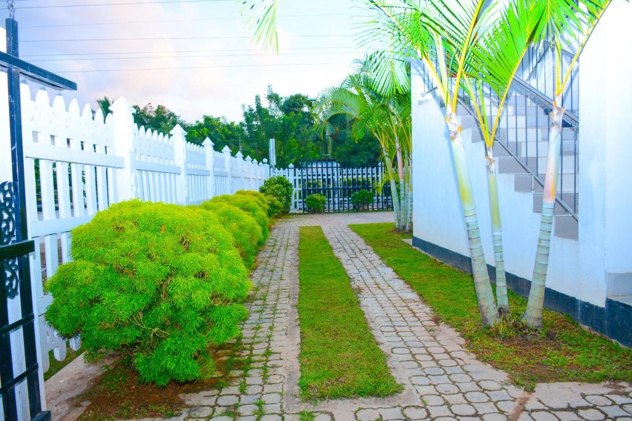 Hotel Kiyara Dambulla Exterior foto