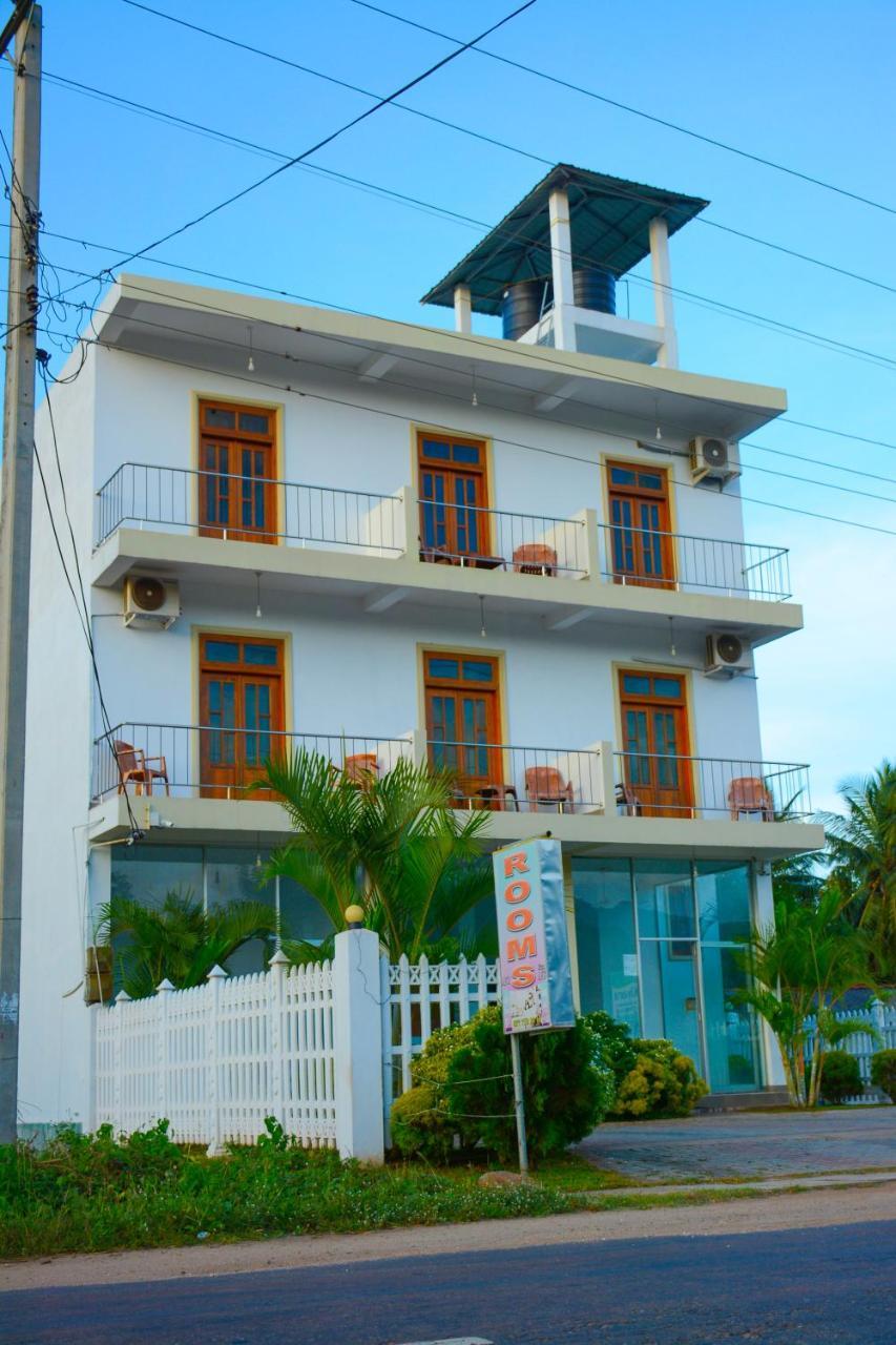 Hotel Kiyara Dambulla Exterior foto